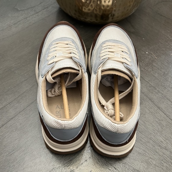 Naturalizer Sarina Sneakers (Wide) - Picture 10 of 12